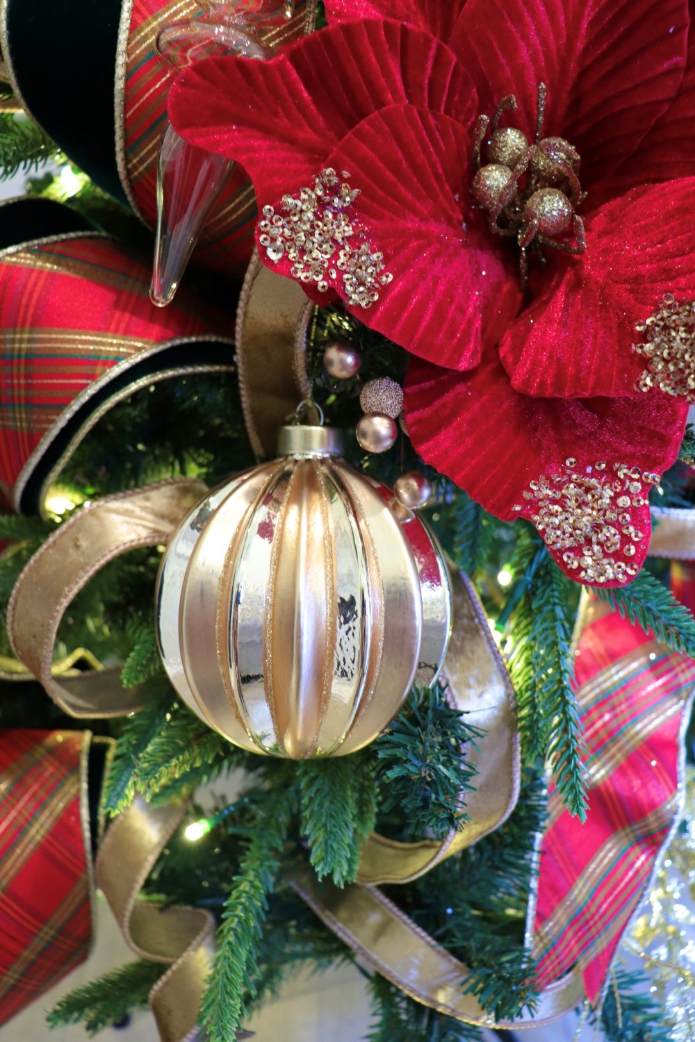 (Copy) Gold Ridged Glass Ball Ornament